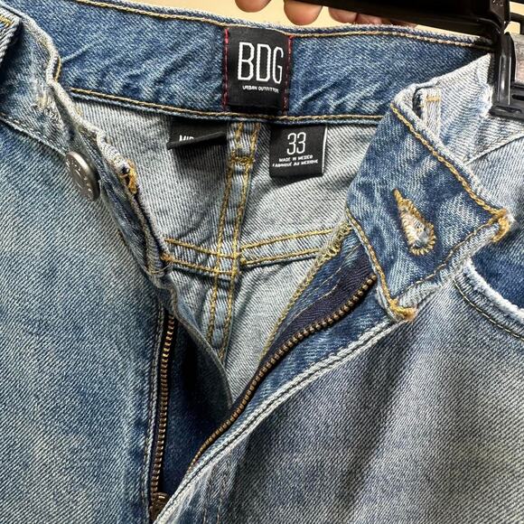 BDG Straight Leg Baggy Distressed Denim Jeans - Picture 3 of 3